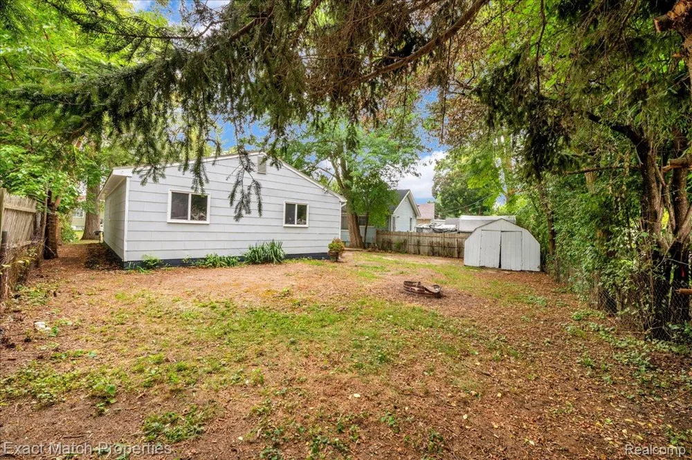 828 Sarasota Avenue Pontiac City, MI 48340