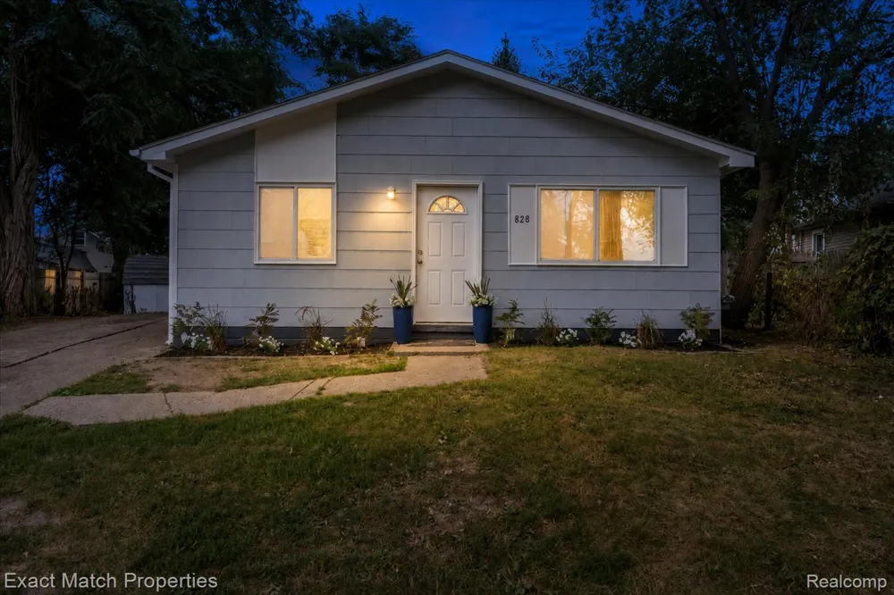 828 Sarasota Avenue Pontiac City, MI 48340