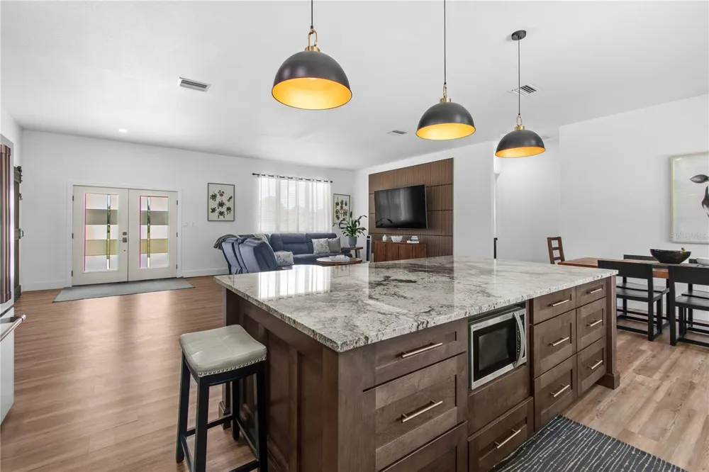 1810 37TH STREET E Palmetto, FL 34221