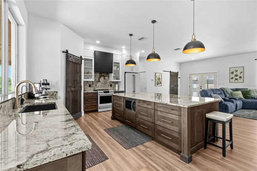 1810 37TH STREET E Palmetto, FL 34221