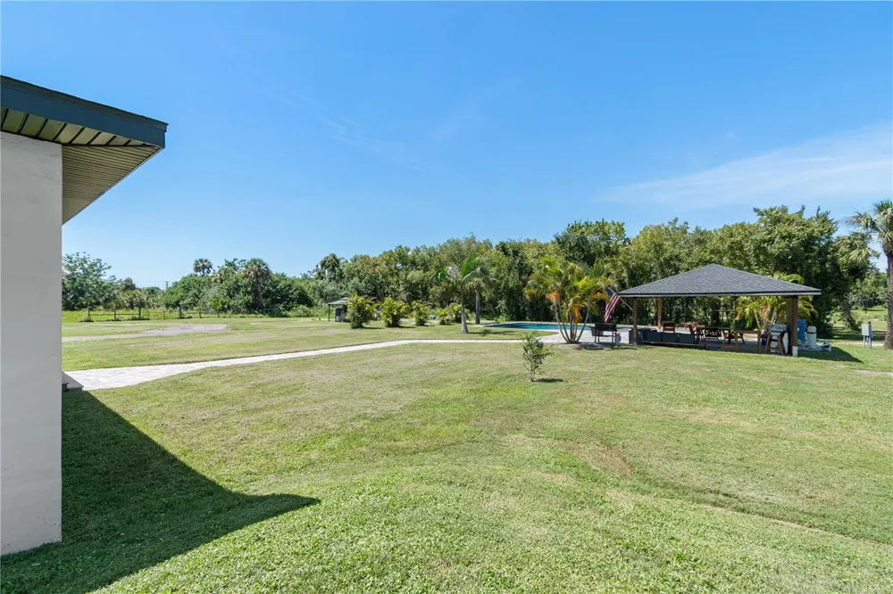 1810 37TH STREET E Palmetto, FL 34221