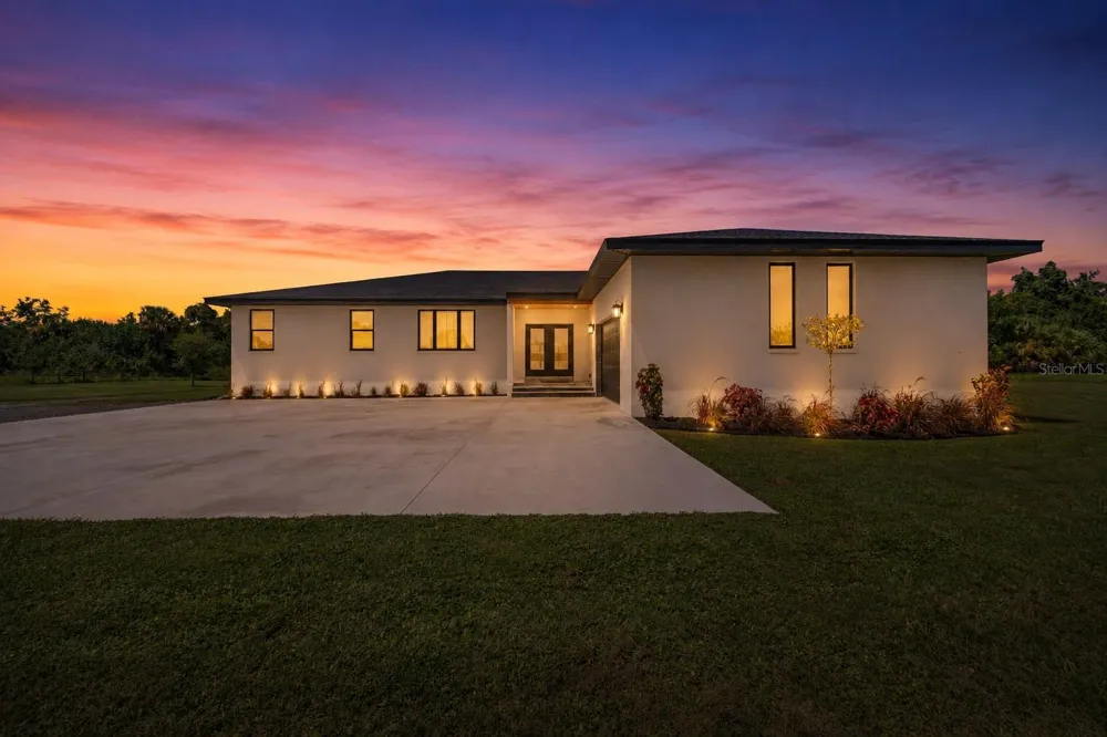 1810 37TH STREET E Palmetto, FL 34221