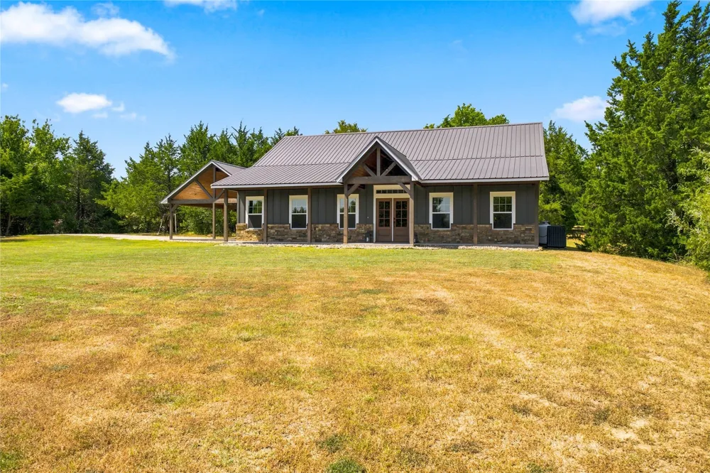 2375 County Road 3080 Ben Franklin, TX 75415