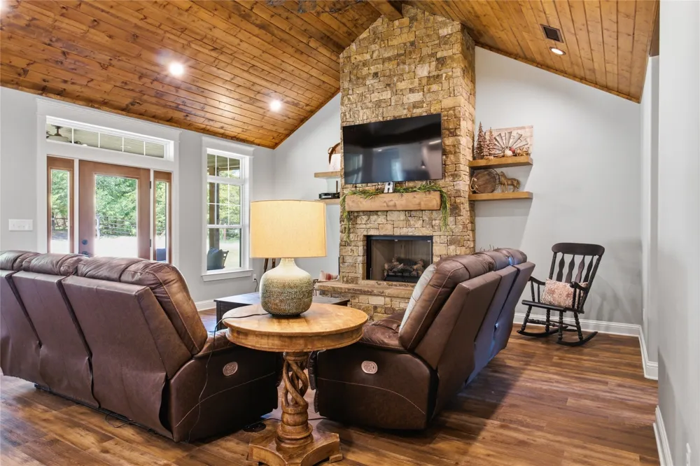 2375 County Road 3080 Ben Franklin, TX 75415