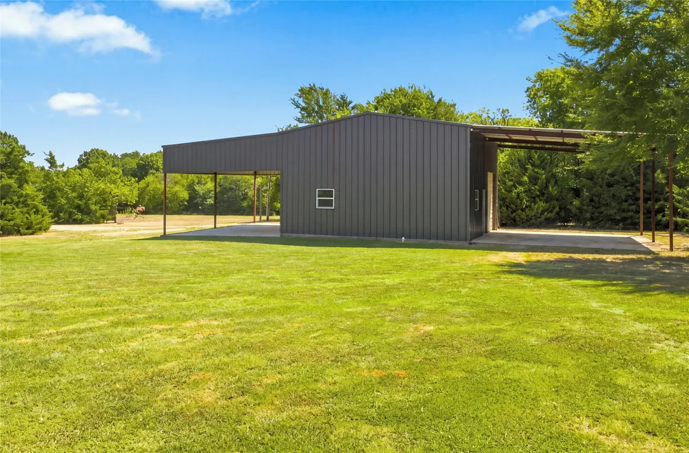 2375 County Road 3080 Ben Franklin, TX 75415