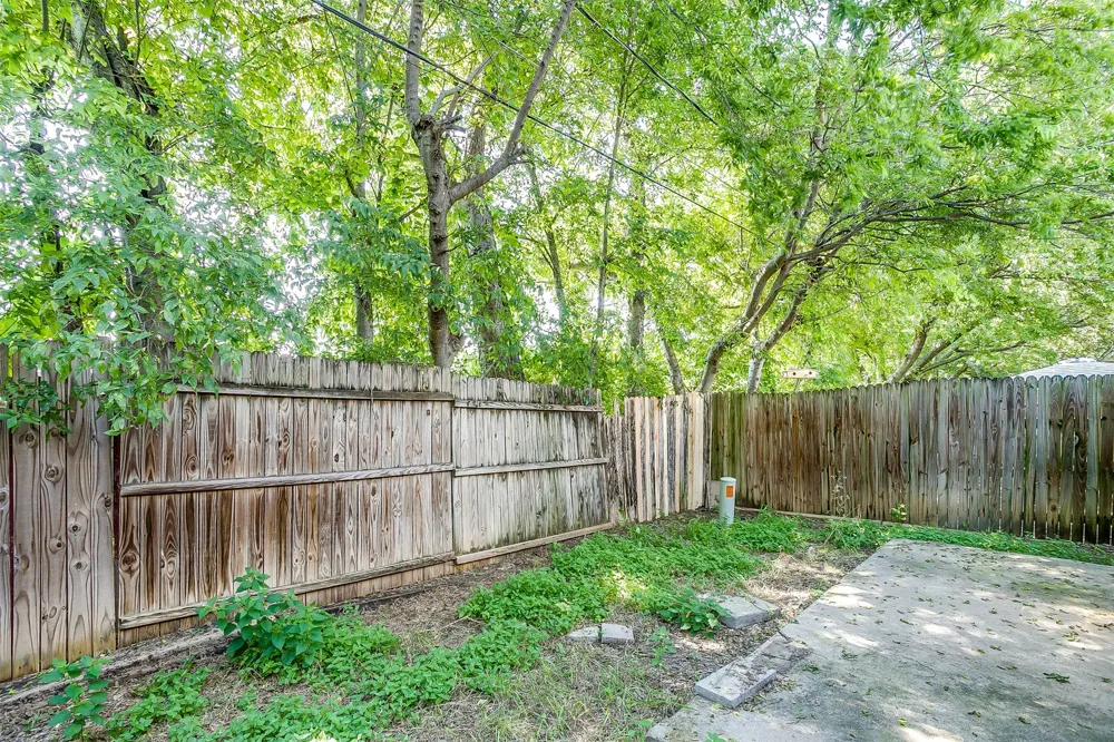 127 Allencrest Drive White Settlement, TX 76108