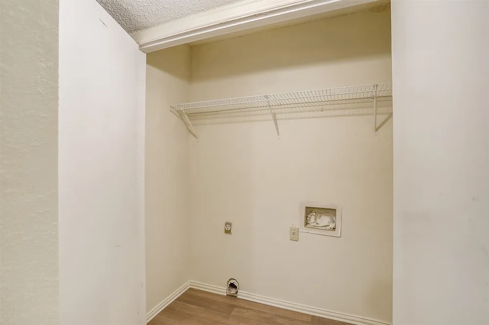 127 Allencrest Drive White Settlement, TX 76108