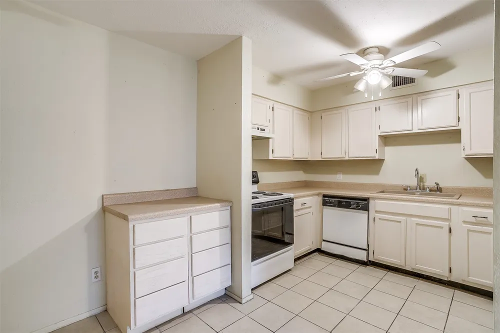 127 Allencrest Drive White Settlement, TX 76108