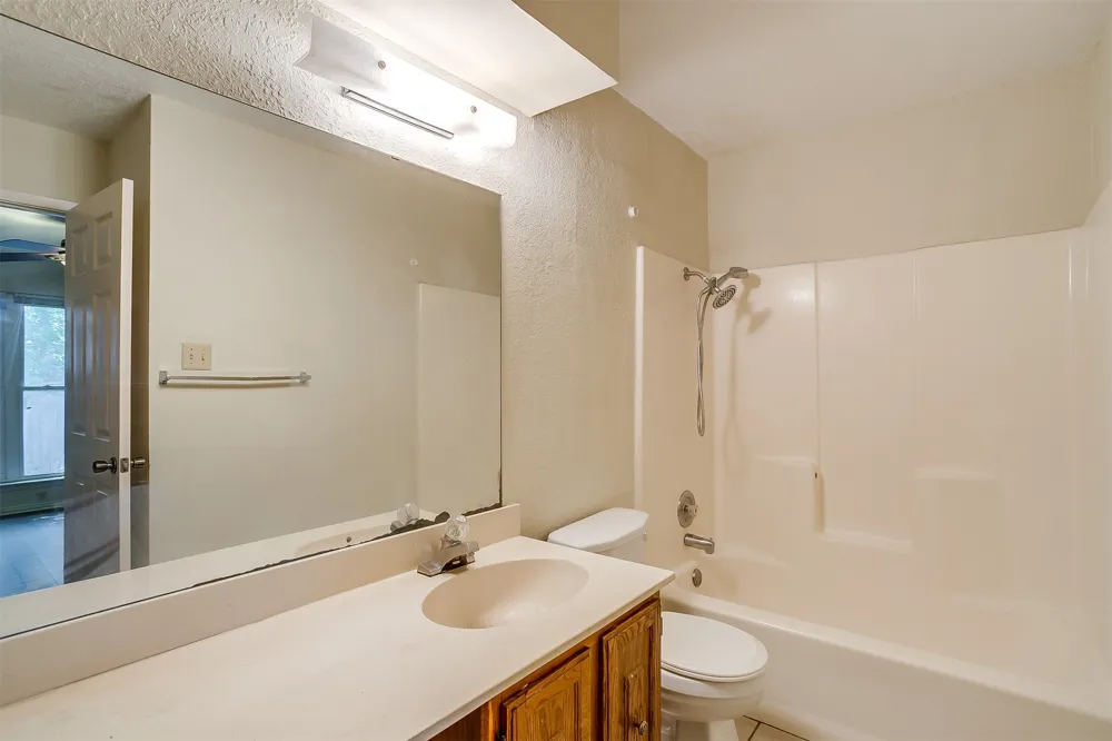 127 Allencrest Drive White Settlement, TX 76108