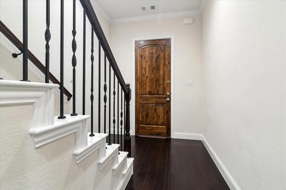 559 W Royal Lane Irving, TX 75039