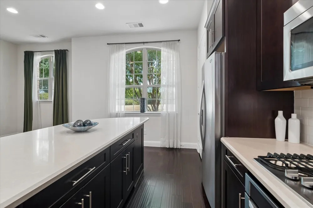 559 W Royal Lane Irving, TX 75039