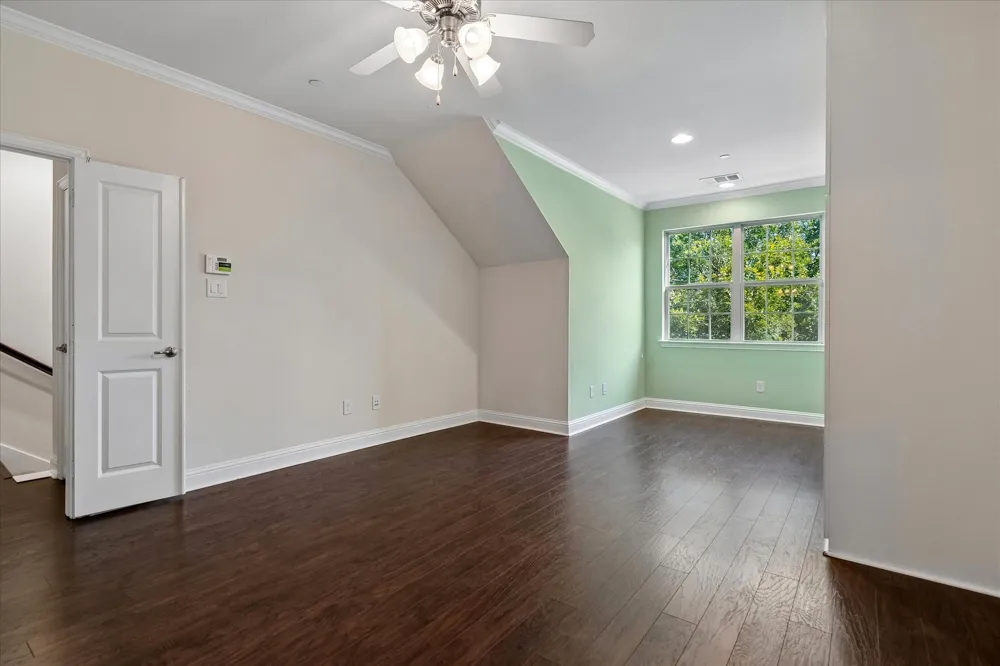 559 W Royal Lane Irving, TX 75039