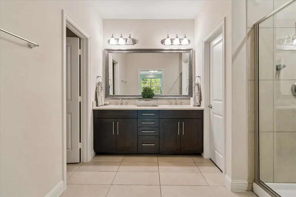 559 W Royal Lane Irving, TX 75039