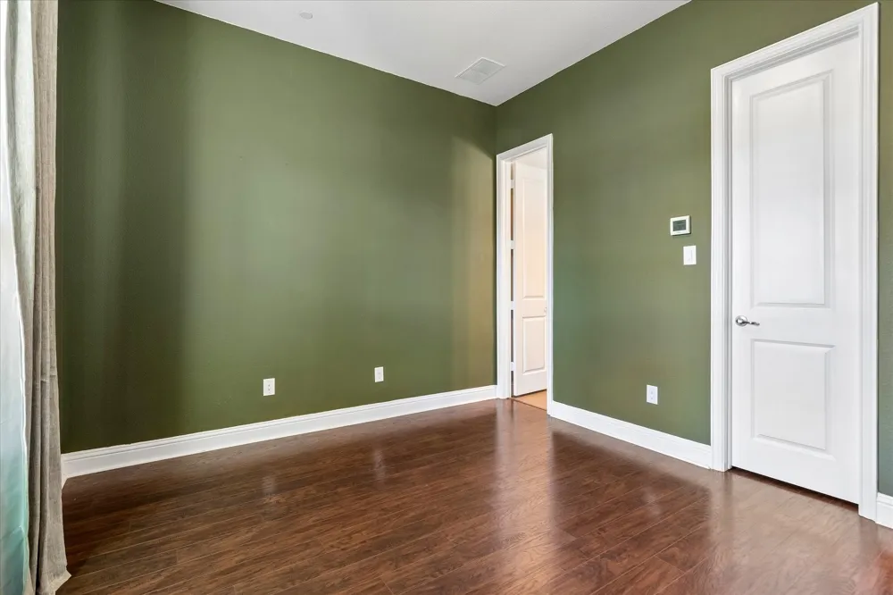 559 W Royal Lane Irving, TX 75039