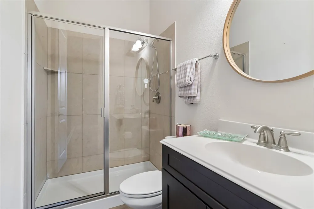 559 W Royal Lane Irving, TX 75039