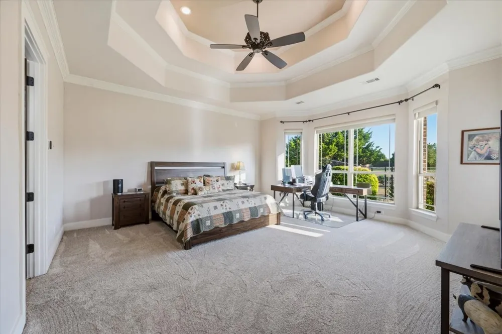 924 Indian Trail Oak Leaf, TX 75154