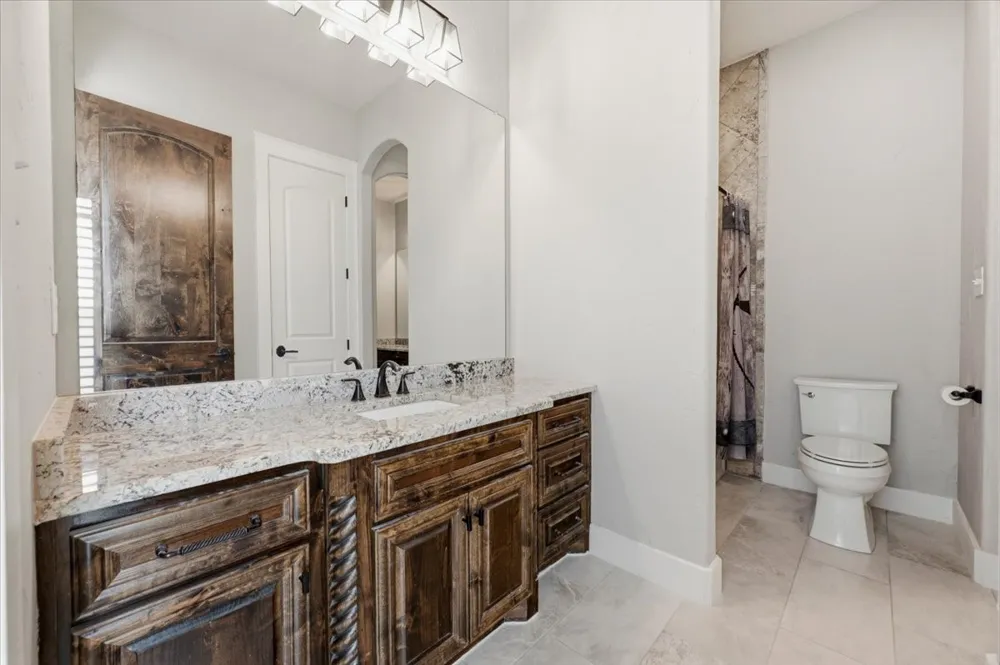 924 Indian Trail Oak Leaf, TX 75154
