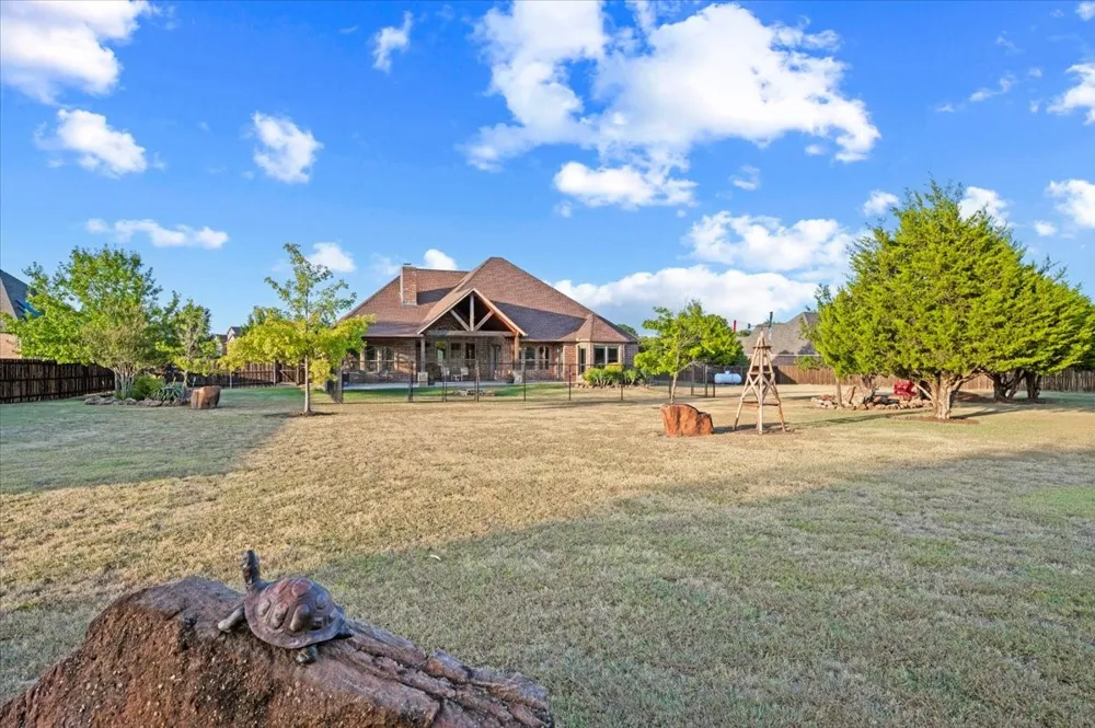 924 Indian Trail Oak Leaf, TX 75154