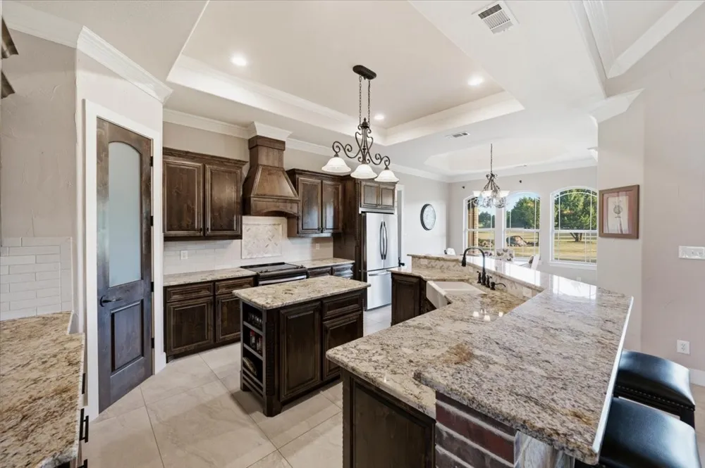 924 Indian Trail Oak Leaf, TX 75154