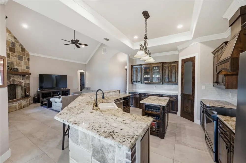 924 Indian Trail Oak Leaf, TX 75154