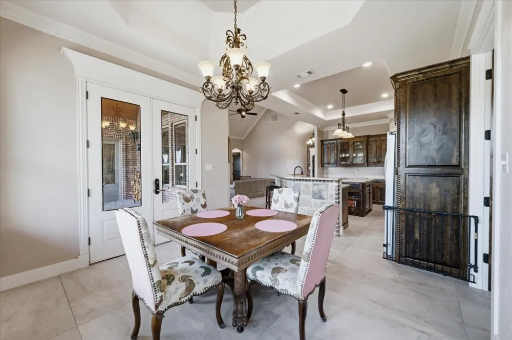 924 Indian Trail Oak Leaf, TX 75154