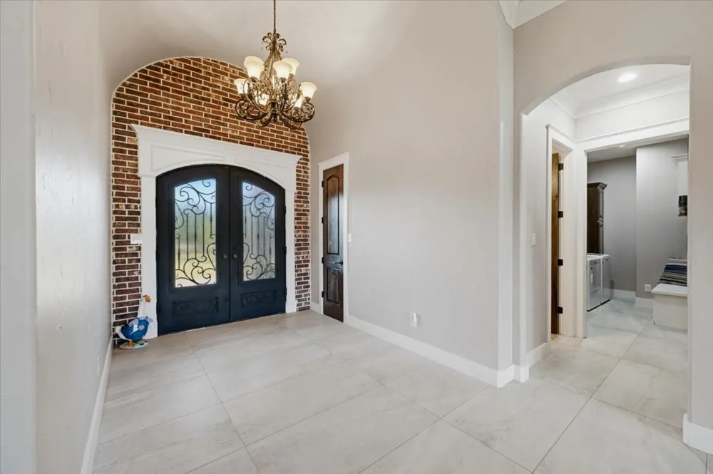924 Indian Trail Oak Leaf, TX 75154
