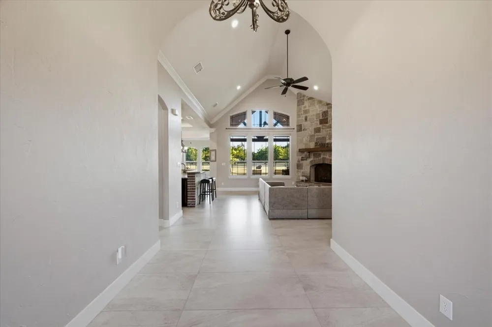 924 Indian Trail Oak Leaf, TX 75154