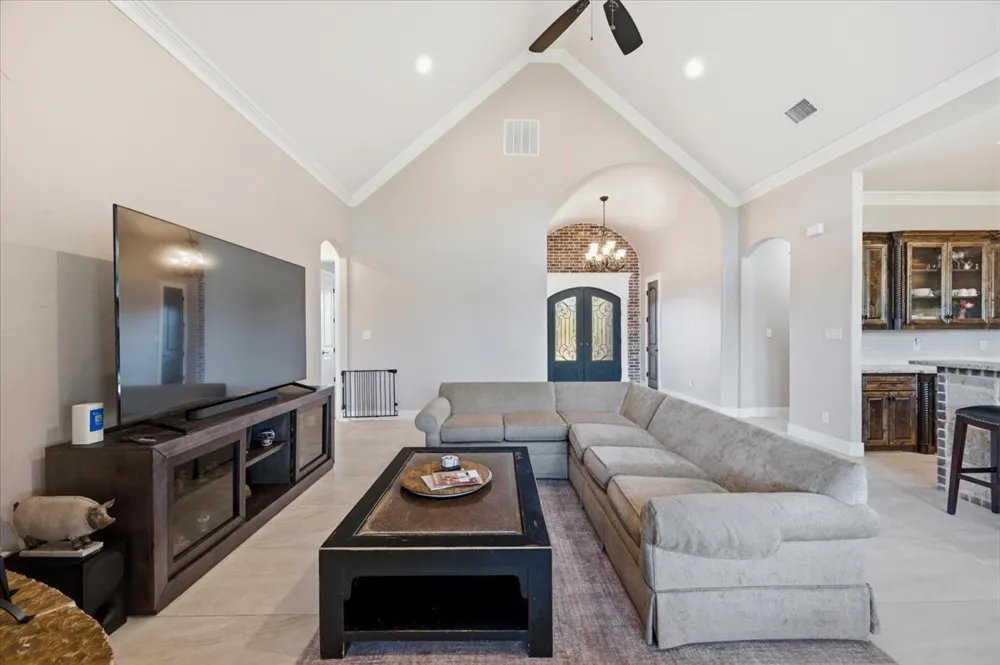 924 Indian Trail Oak Leaf, TX 75154