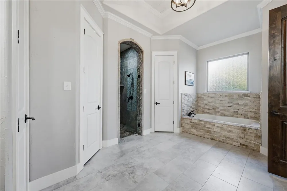 924 Indian Trail Oak Leaf, TX 75154