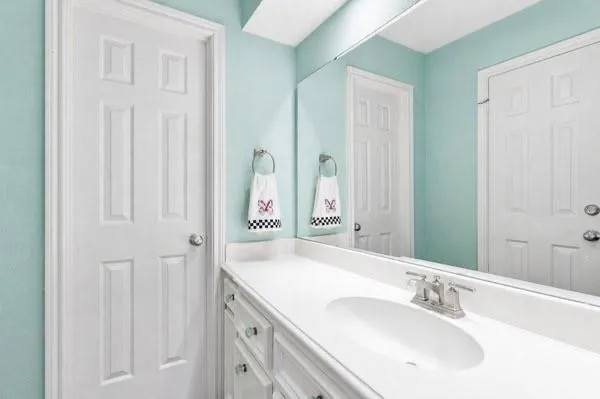 5834 Mountain View Drive Kingwood, TX 77345