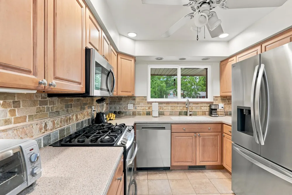 32460 Dunford Street Farmington Hills, MI 48334