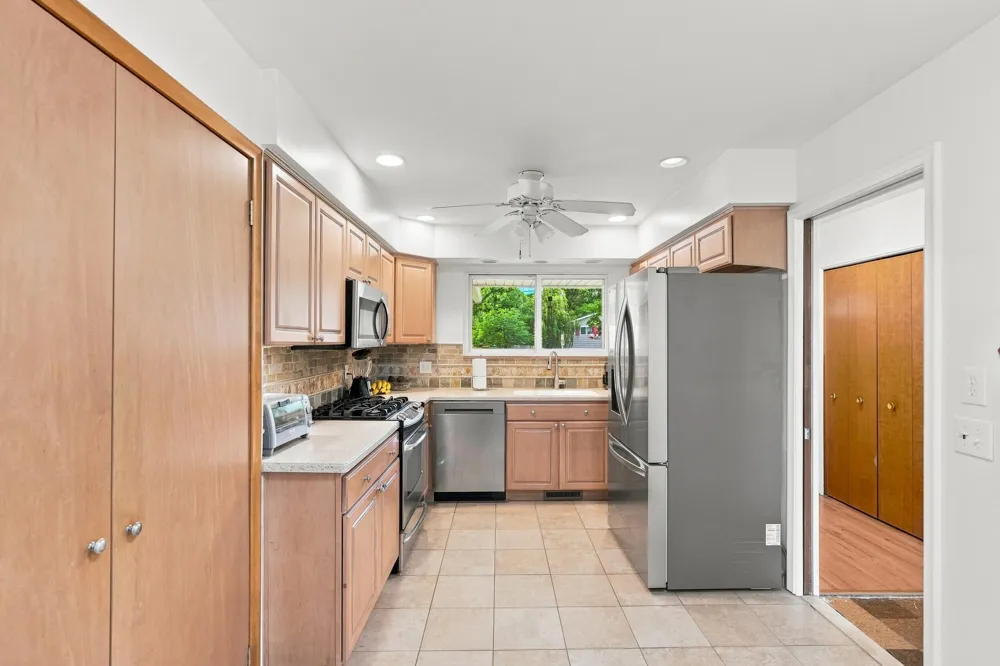 32460 Dunford Street Farmington Hills, MI 48334