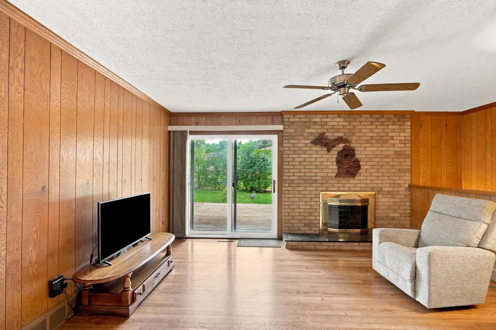 32460 Dunford Street Farmington Hills, MI 48334