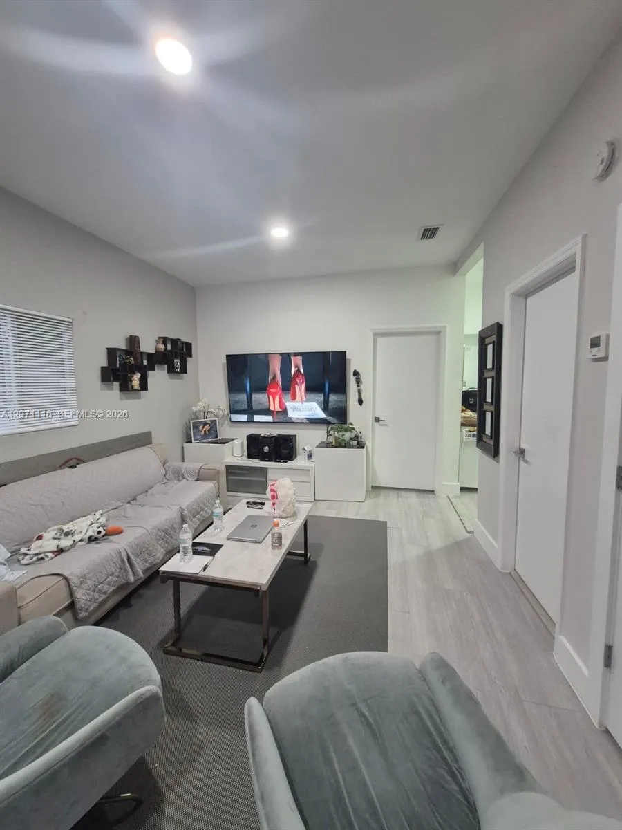 1137 NW 55th St Miami, FL 33127