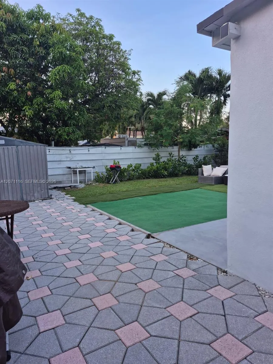 1137 NW 55th St Miami, FL 33127