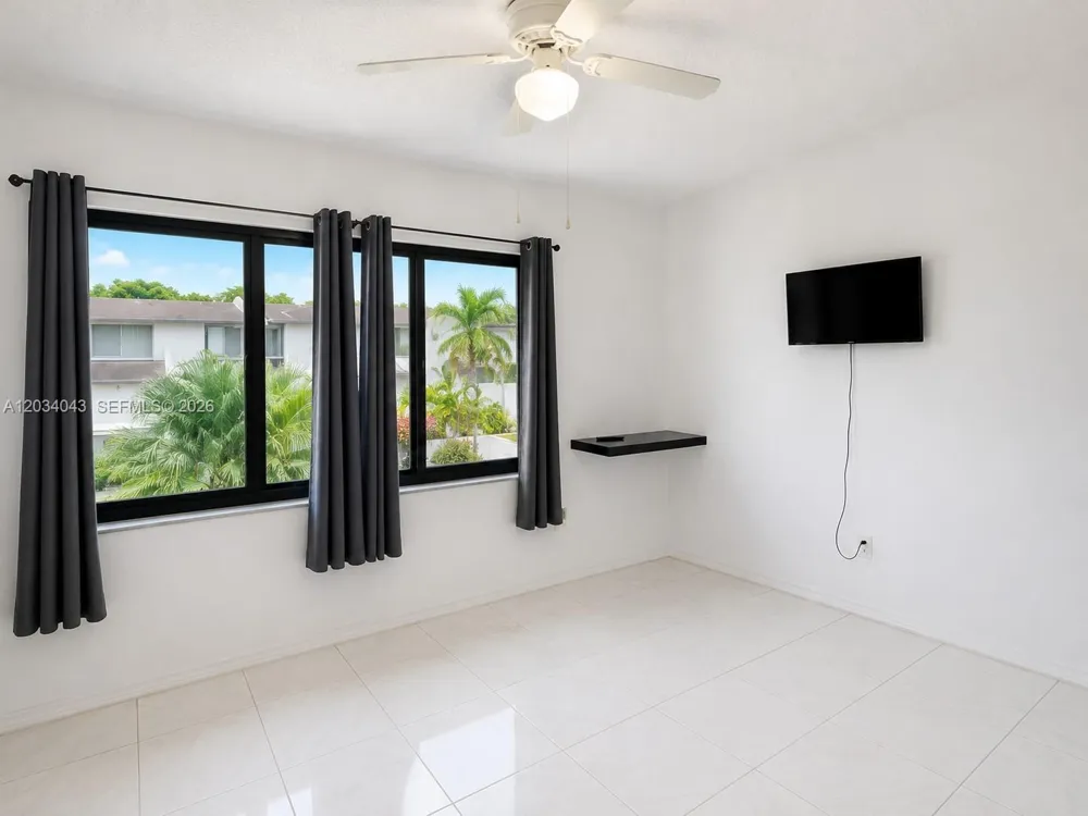 6521 SW 114th Ave #- Miami, FL 33173