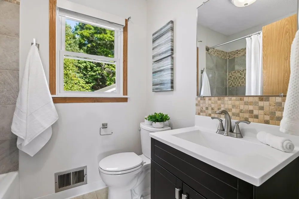 4849 E Upland Crest Columbia Heights, MN 55421