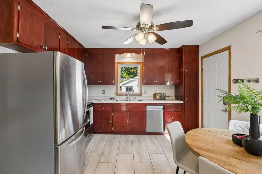 4849 E Upland Crest Columbia Heights, MN 55421