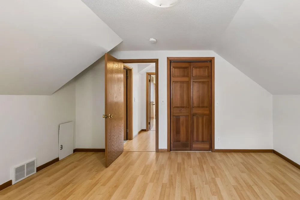 4849 E Upland Crest Columbia Heights, MN 55421