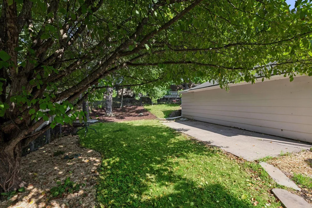 4849 E Upland Crest Columbia Heights, MN 55421