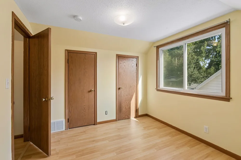 4849 E Upland Crest Columbia Heights, MN 55421