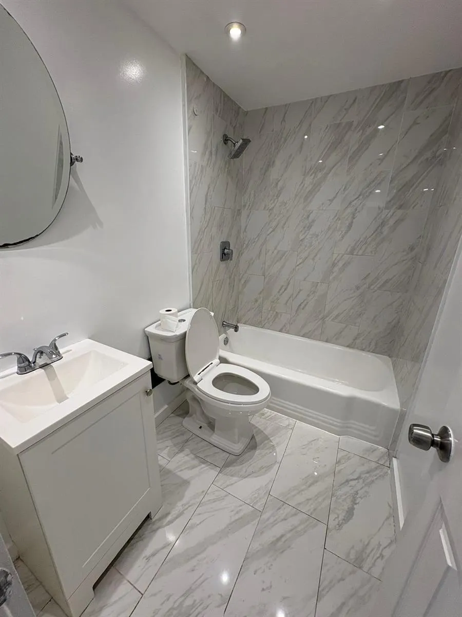 600 NE 46TH COURT #5 Oakland Park, FL 33334