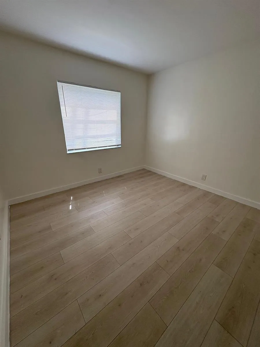 600 NE 46TH COURT #5 Oakland Park, FL 33334