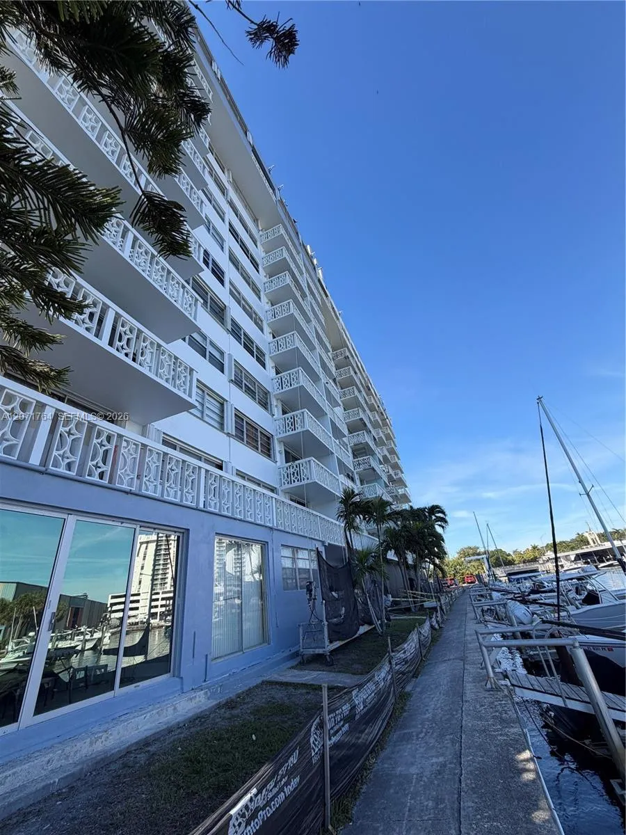 13155 Ixora Ct #204 North Miami, FL 33181