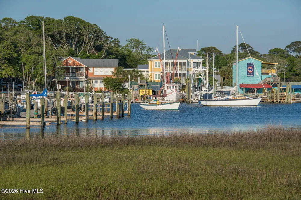 1018 Caswell Avenue Southport, NC 28461