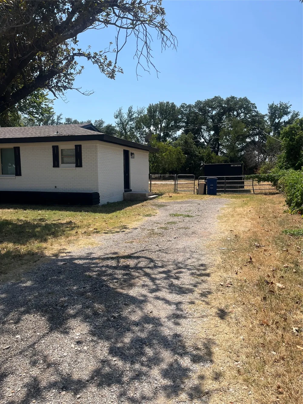 117 Westline Road Azle, TX 76020