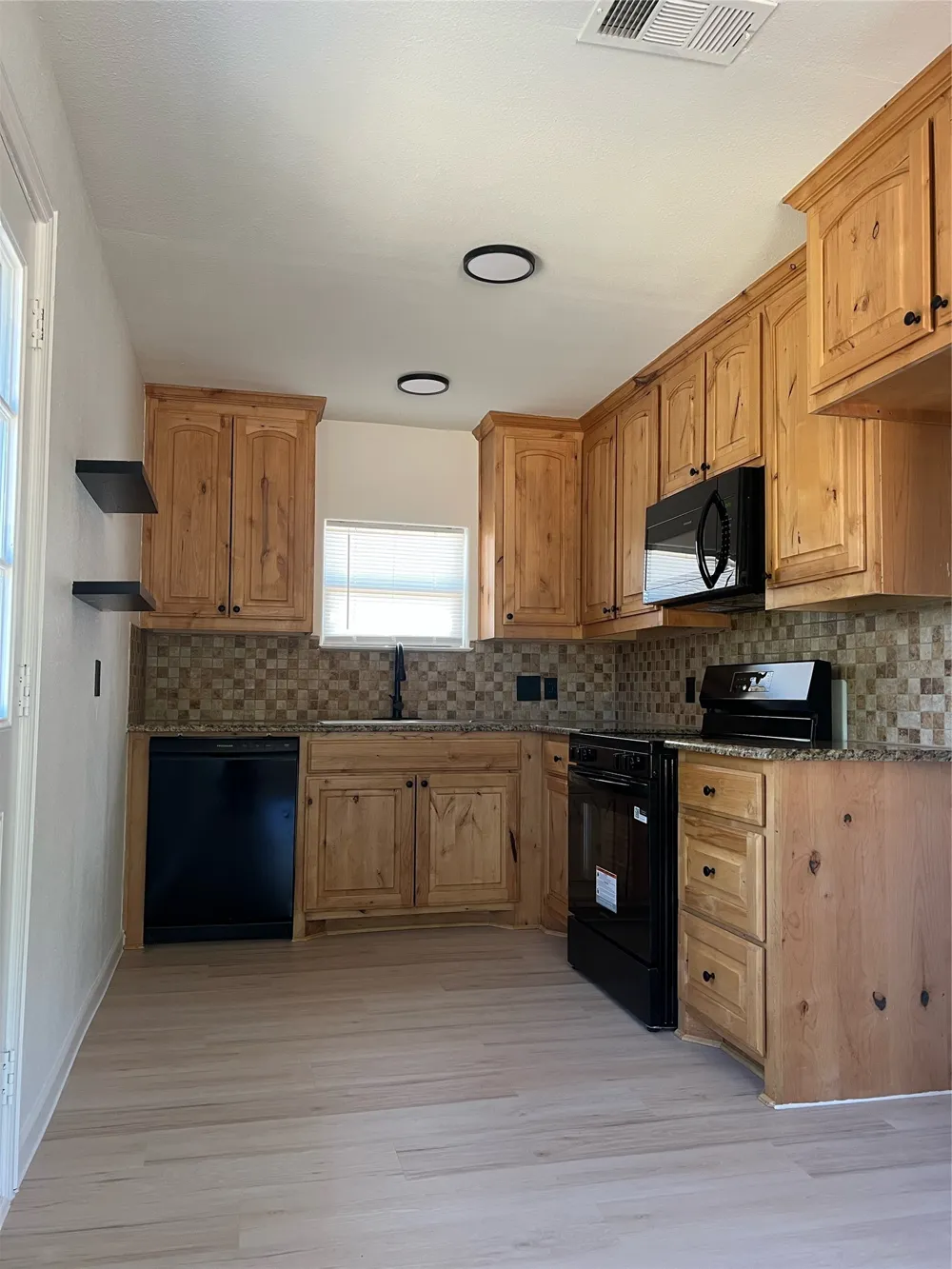 117 Westline Road Azle, TX 76020