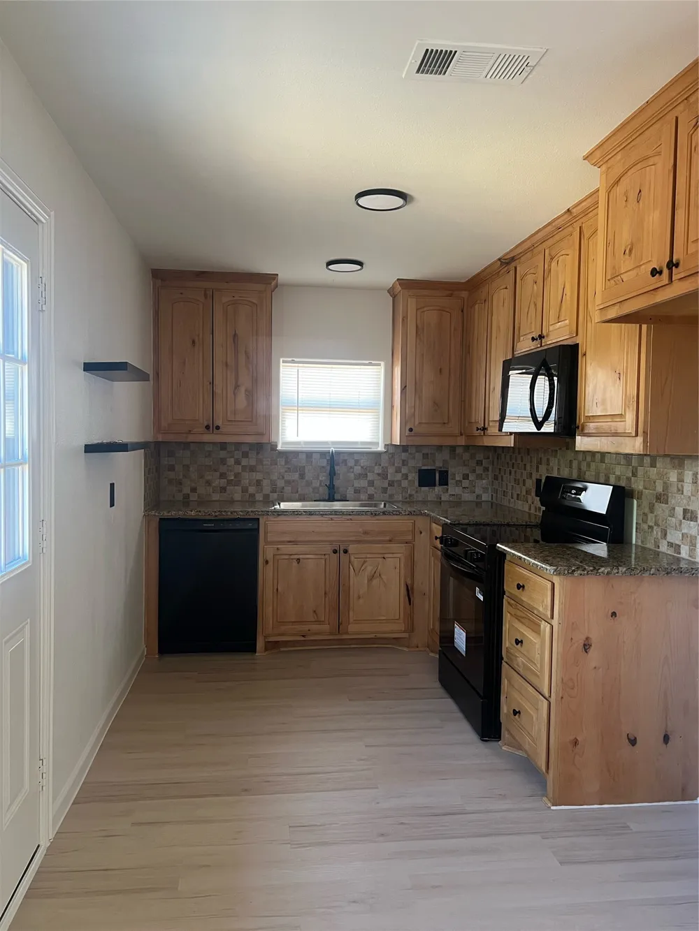 117 Westline Road Azle, TX 76020