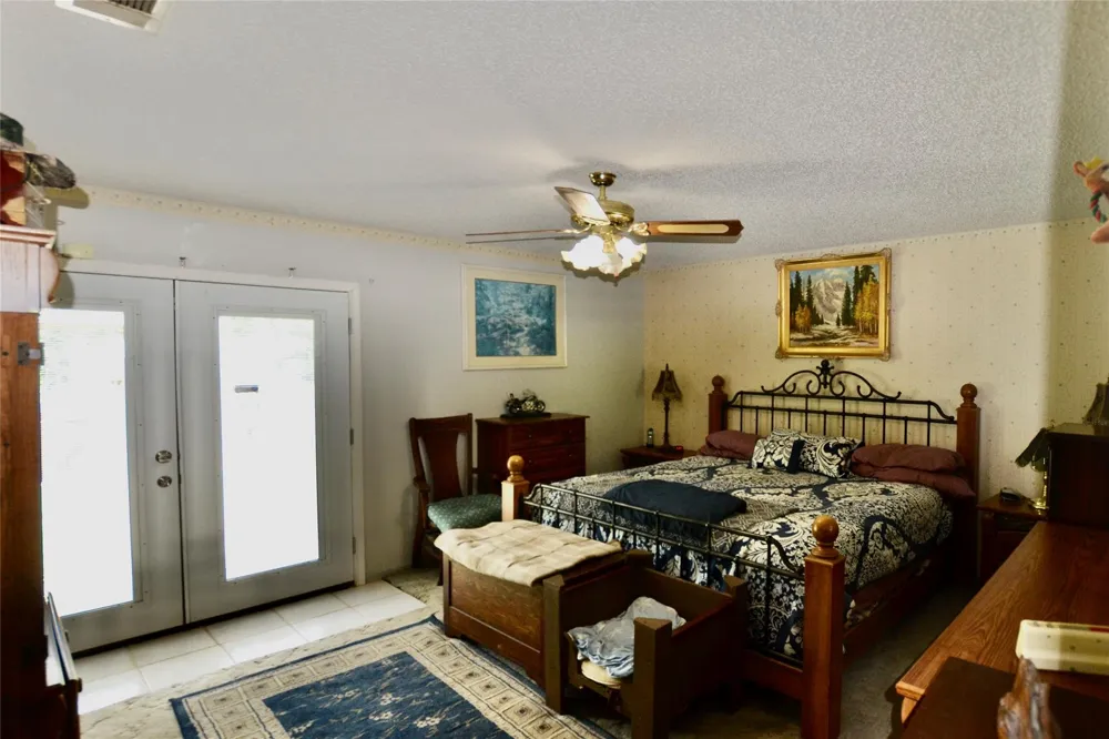 160 Kennedy Drive Livingston, TX 77351