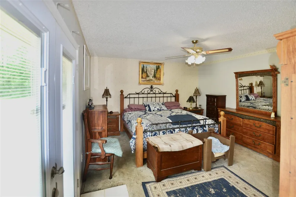160 Kennedy Drive Livingston, TX 77351